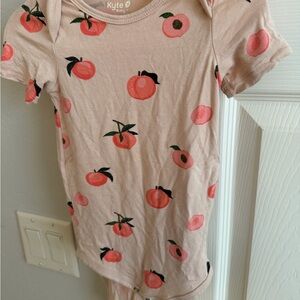 Kyte BABY Peach Patterned Onesie